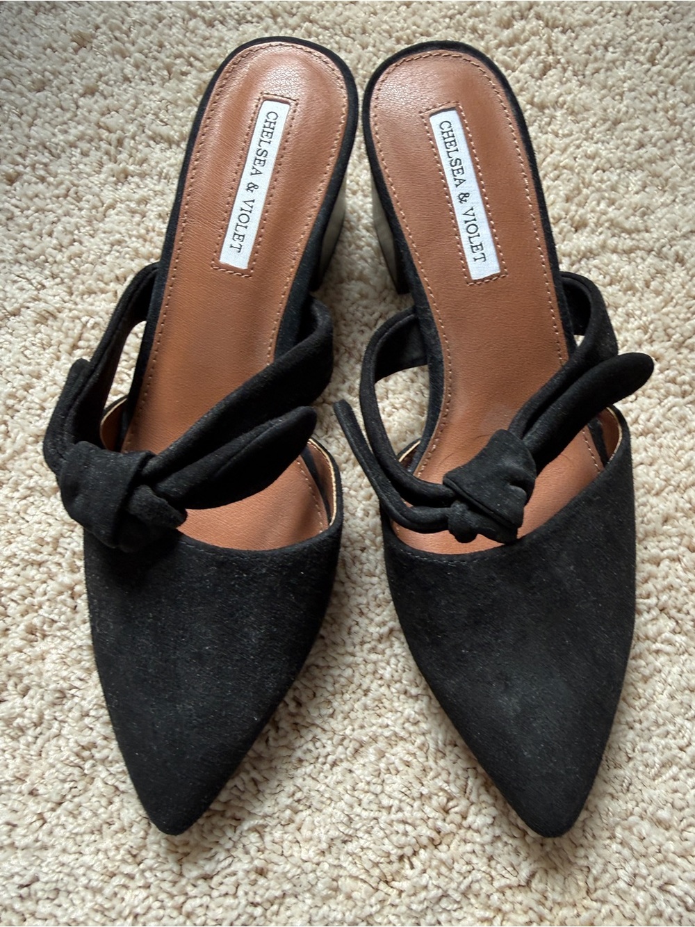Chelsea & Violet Black Pointed Toe Knot-Detail Mules